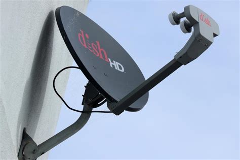 Dish satellite outage - ... satellites in the ... satellite that is sending signals to a receiving satellite dish here on earth. ... satellite's signal and thus causes a brief signal outage.